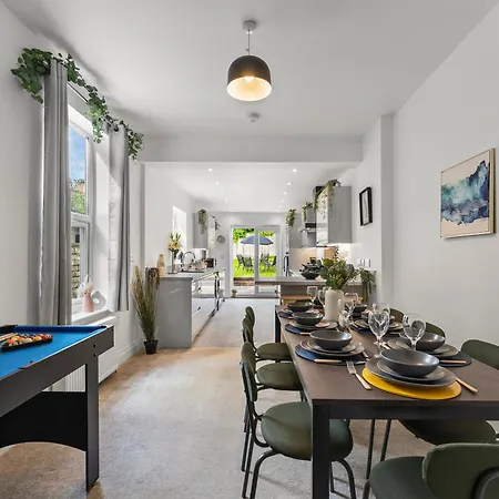 Sleek And Stylish Abode - Parking בריסטול