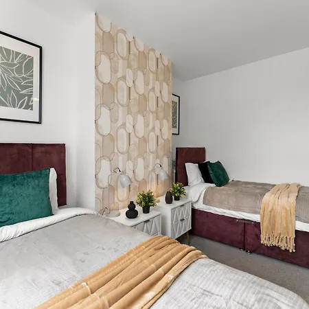 Holiday home Sleek And Stylish Abode - Parking