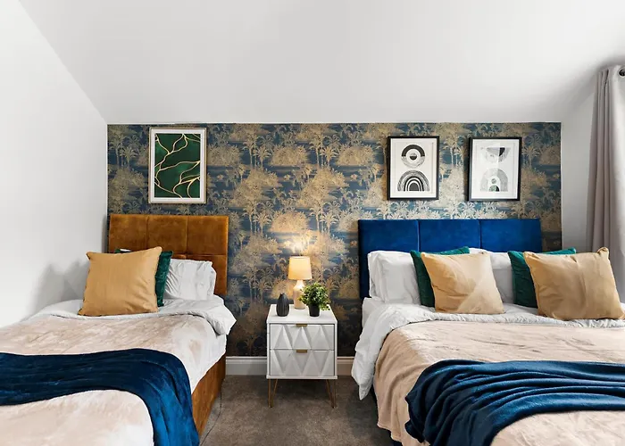 Sleek And Stylish Abode - Parking