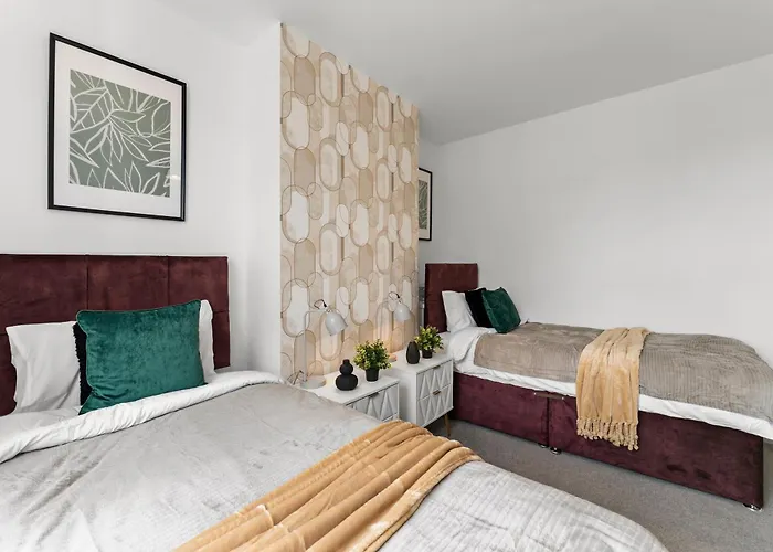 Будинок відпочинку Sleek And Stylish Abode - Parking