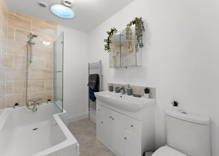 Sleek And Stylish Abode - Parking Feriehus *