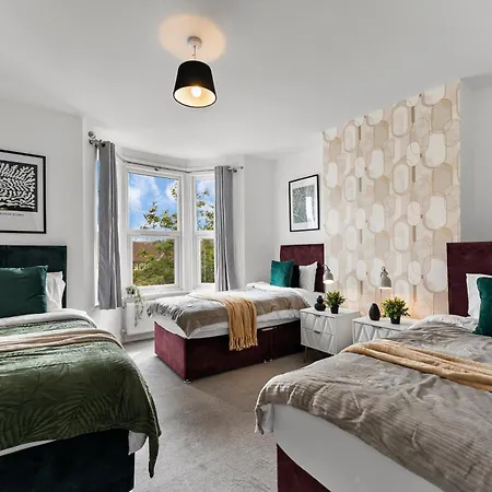 Sleek And Stylish Abode - Parking Holiday home *