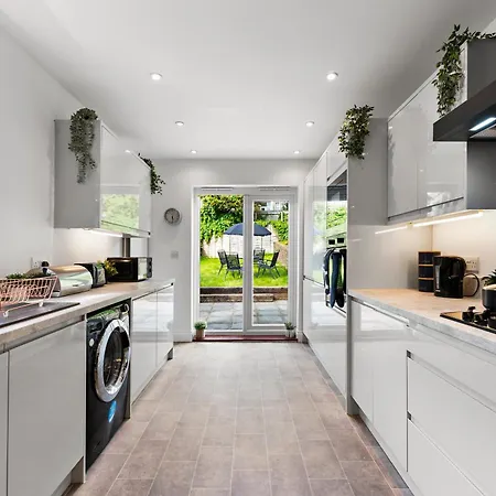 Sleek And Stylish Abode - Parking Сasa de vacaciones *