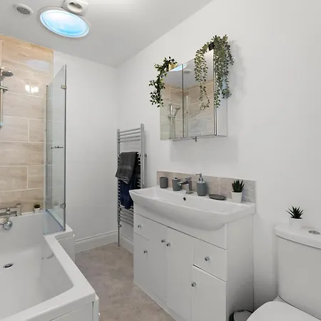 Sleek And Stylish Abode - Parking Сasa de vacaciones *