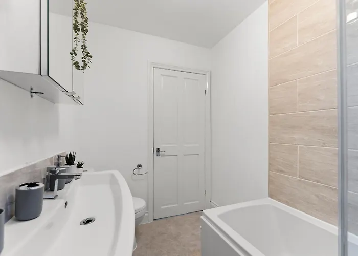 度假居 Sleek And Stylish Abode - Parking