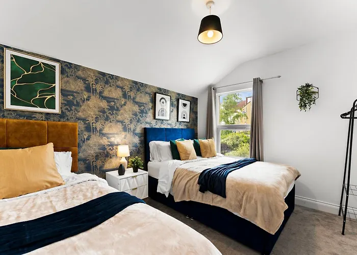 Semesterbostad Sleek And Stylish Abode - Parking